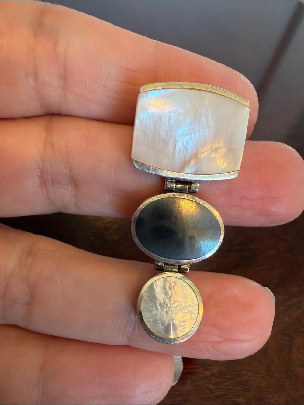STERLING SILVER MOTHER OF
PEARL PENDANT
vintage